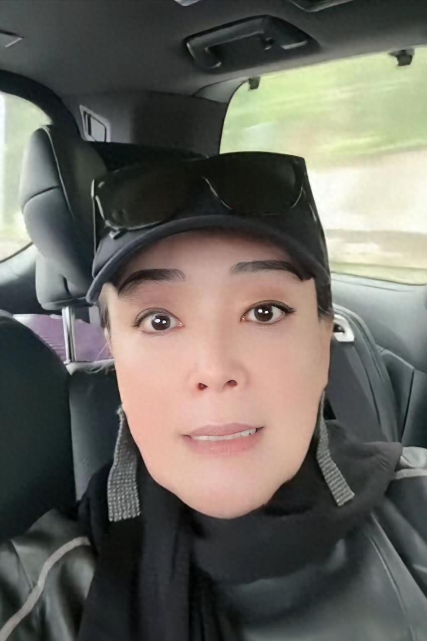 Baccarat-母子俩又杠上了！张兰生气离台不受儿子待见，吐槽汪大爷不管小菲