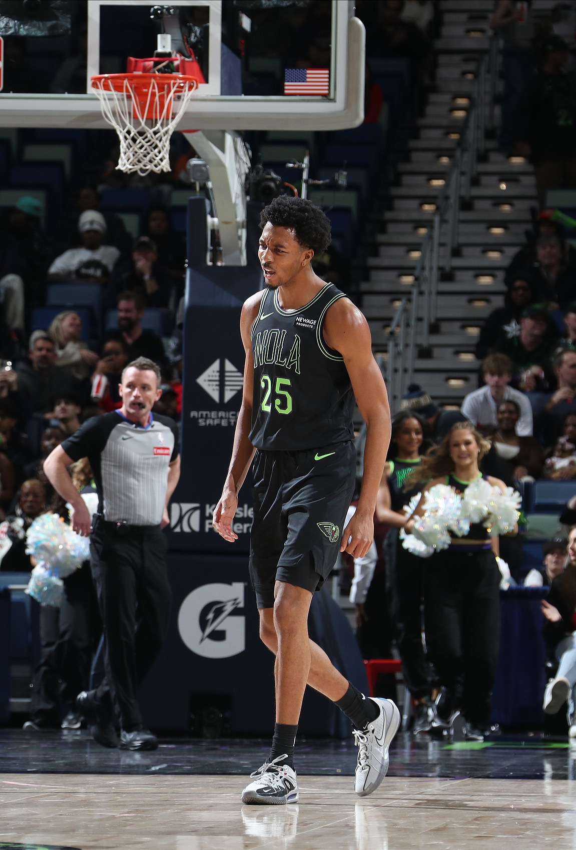 玩法-太稳了！墨菲12中8&amp;5记三分拿下28分7板3助3断 首节独得14分