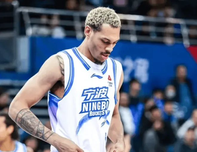 玩法-贝兹利全场出战55秒，正向数据全部挂零、正负值-9